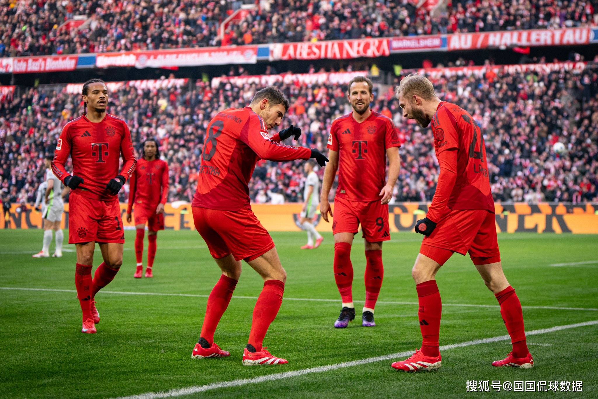 拜仁在欧冠中击败姆巴佩，表现神勇