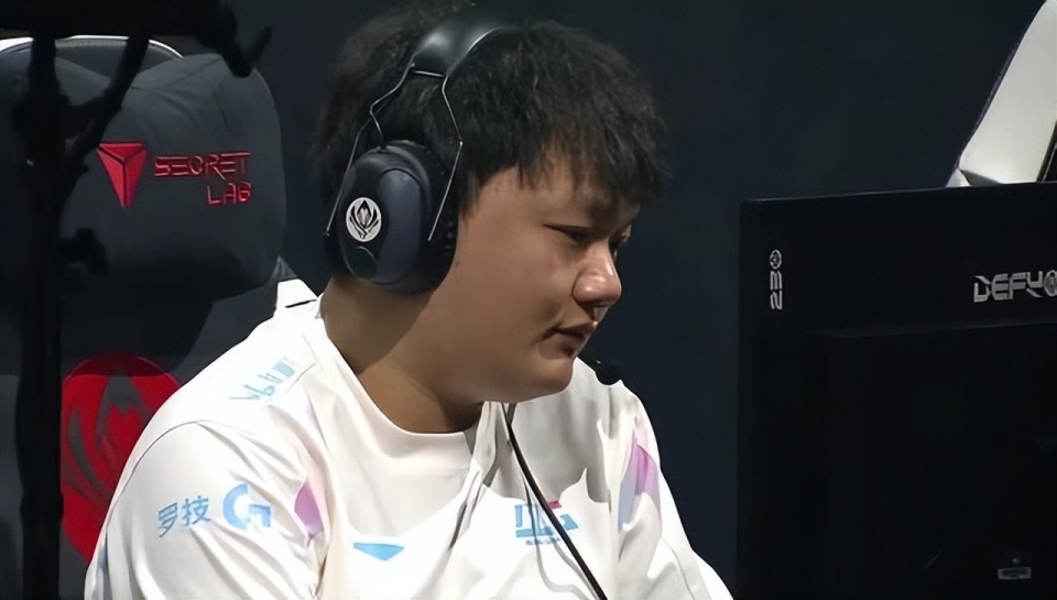 FLY横扫BLG，Xiaohu打出惊人五杀全球总决赛3:1（伦敦）