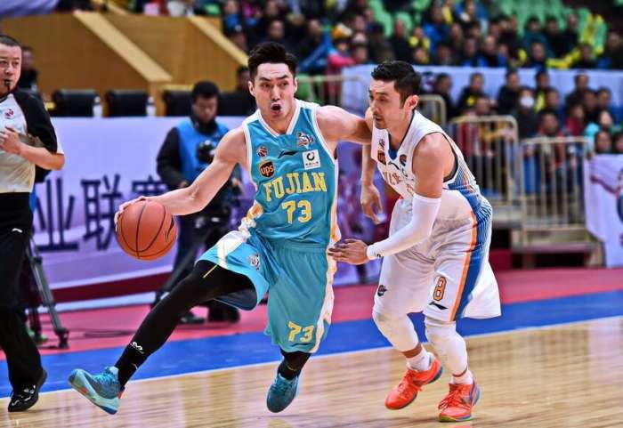 开云体育官网-灰熊轻取青岛队，易建联惊艳四座