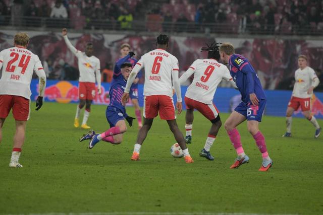 2026世界杯焦点战，莱比锡红牛最后时刻击败瑞典